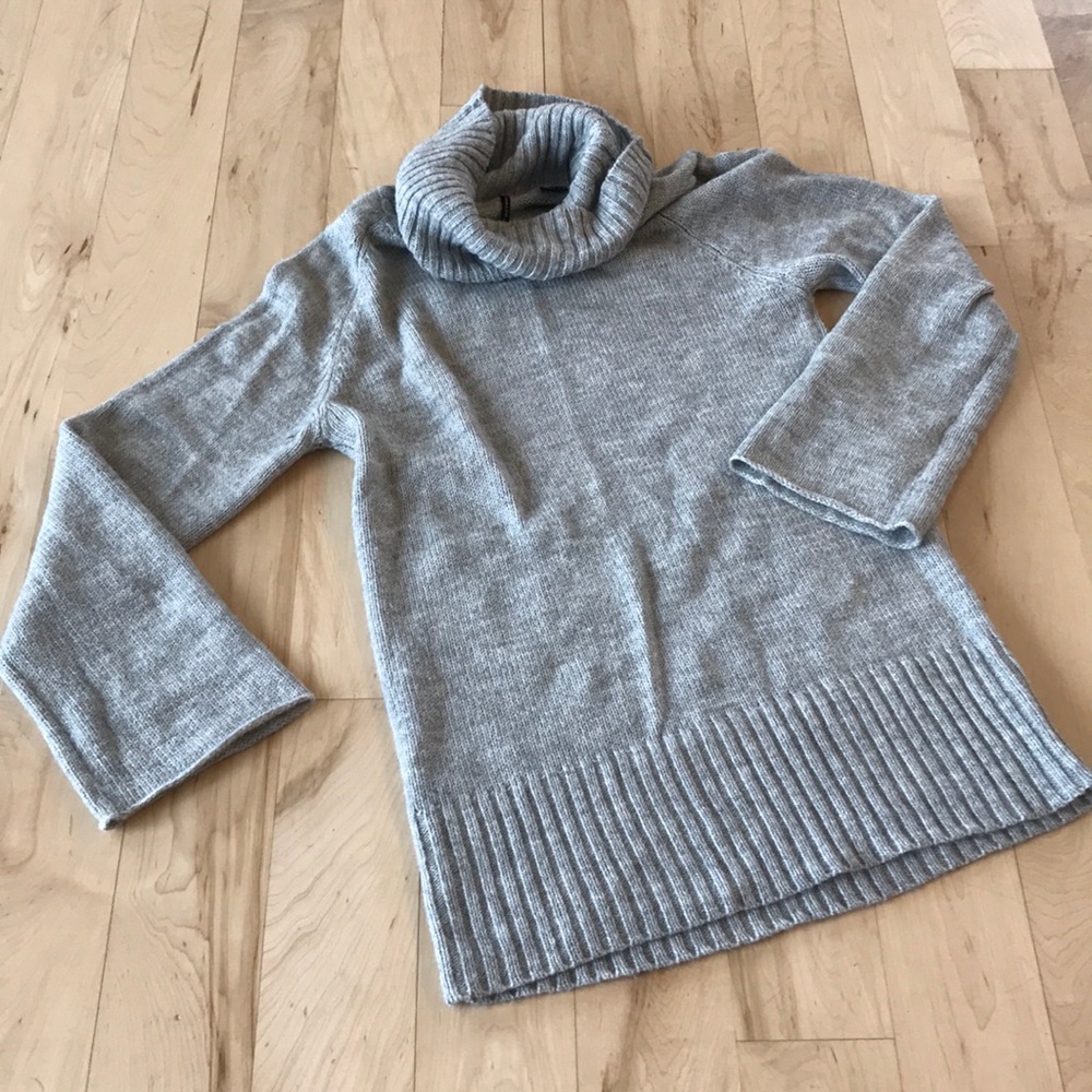 Isda & Co  Sweater - gray - L - like new